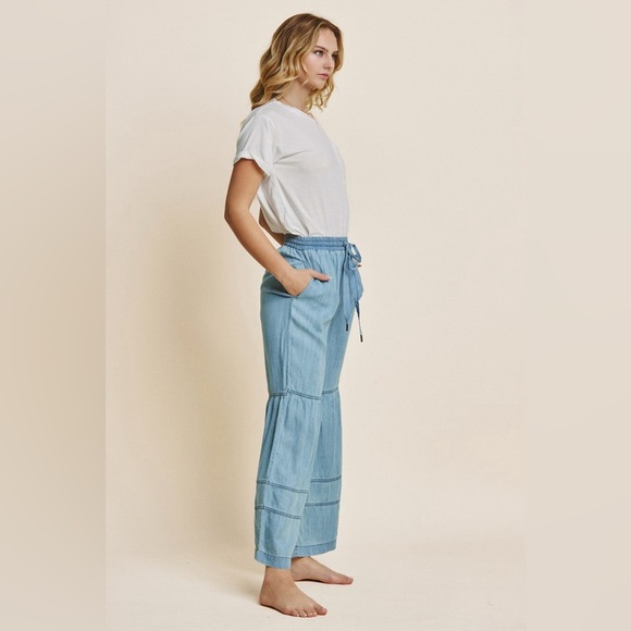 Tencel Washed Denim Tiered Wide Leg Pants - Picture 6 of 7